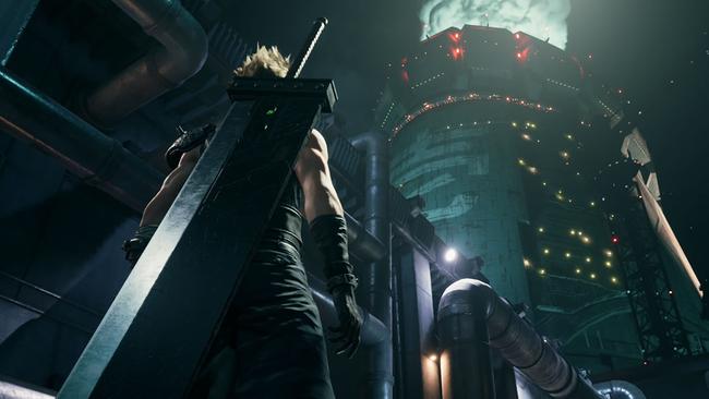 Cloud with his Buster Sword equipped. As iconic as this weapon is, you won't be using it all game.